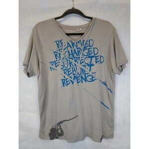 Metal Gear Rising Uniqlo T-Shirt Men's Japan L/US M V-Neck Grey Indie Sleaze Art